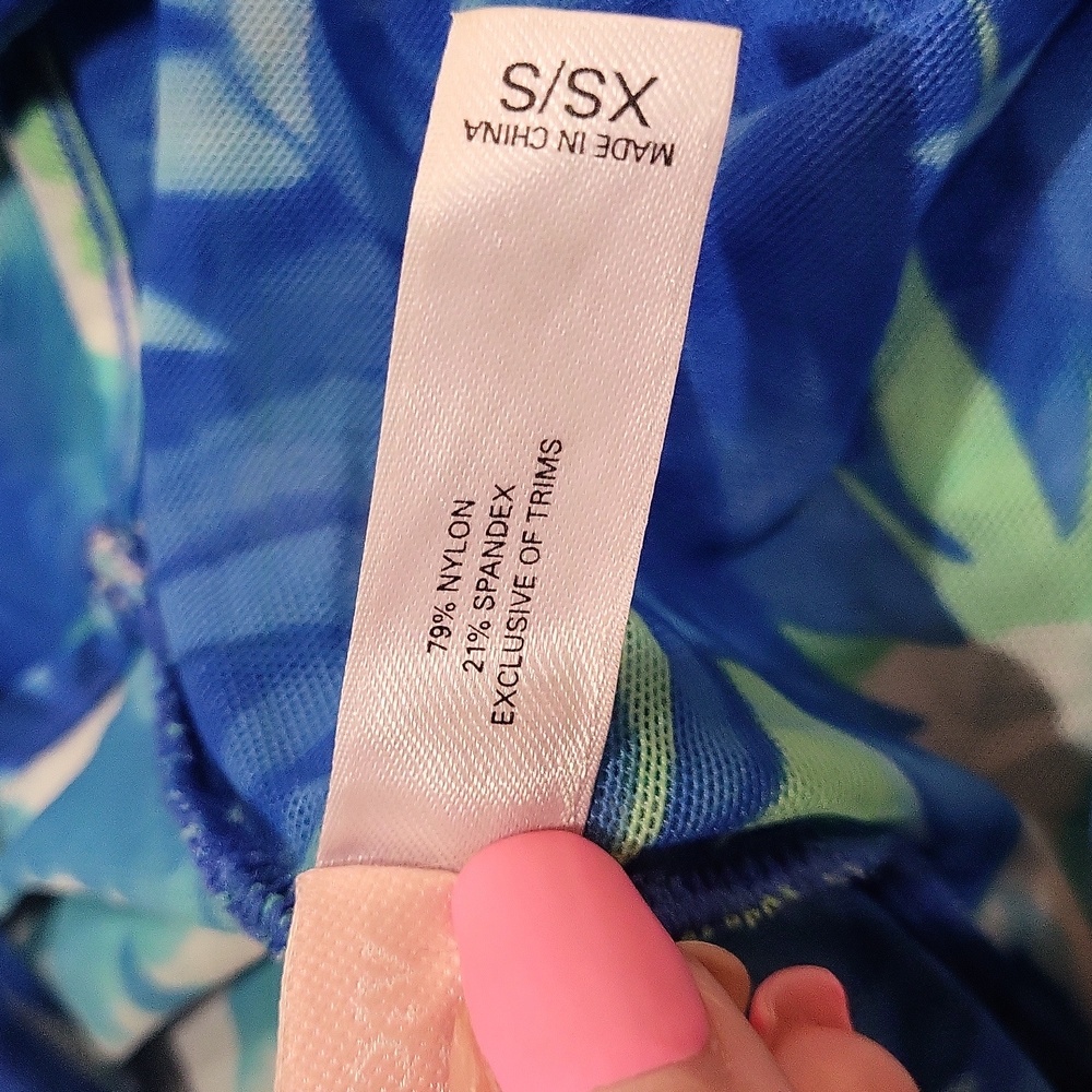 Victoria's Secret Swimsuit Coverup - Picture 11 of 12